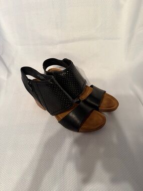 Eurosoft by Sofft Annalise Black Perforated Block Heel Sandals Womens 10M